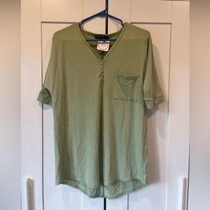 NWT Green Short with Pocket and Buttons